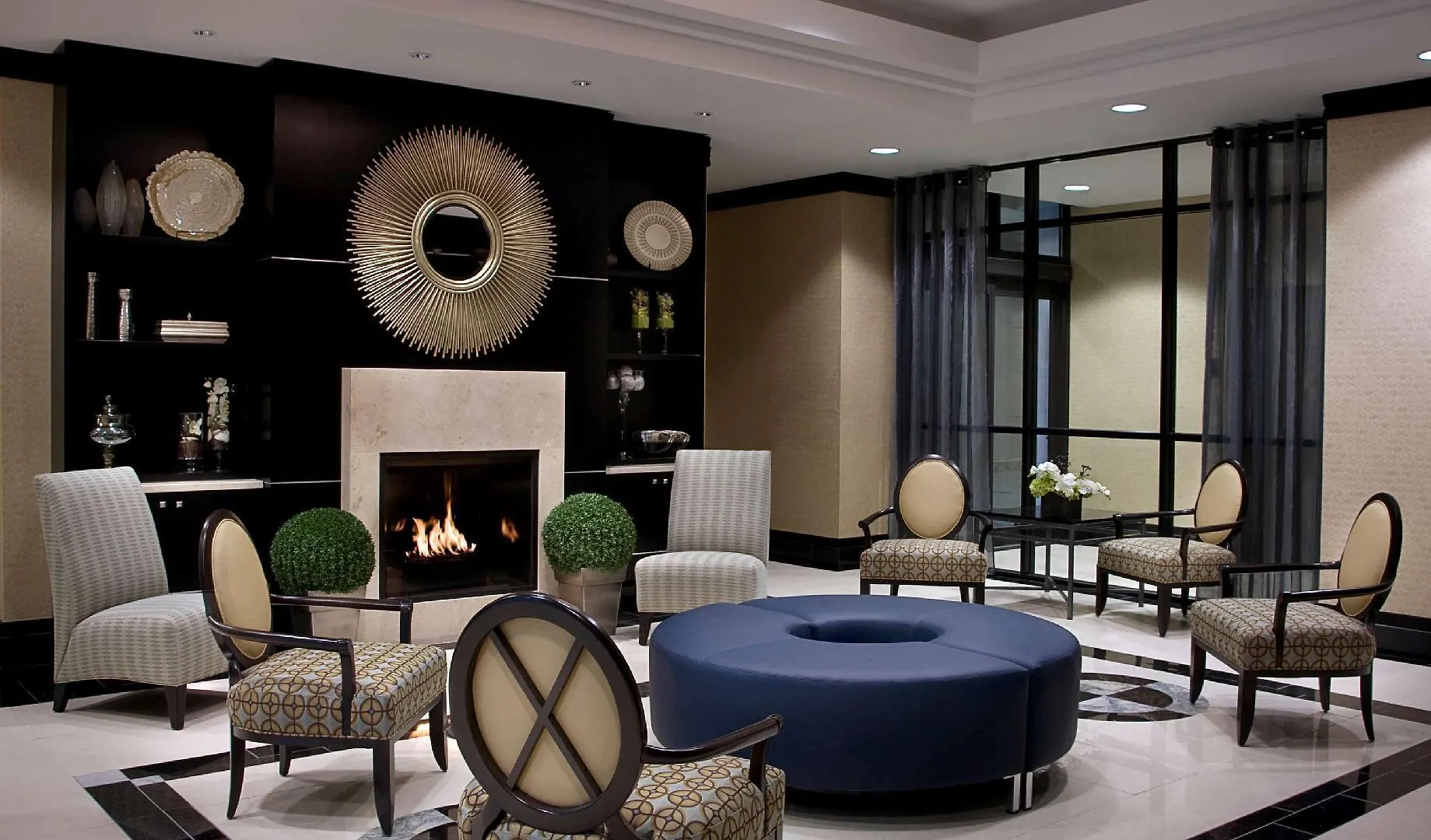 Revery Toronto Downtown, Curio Collection By Hilton