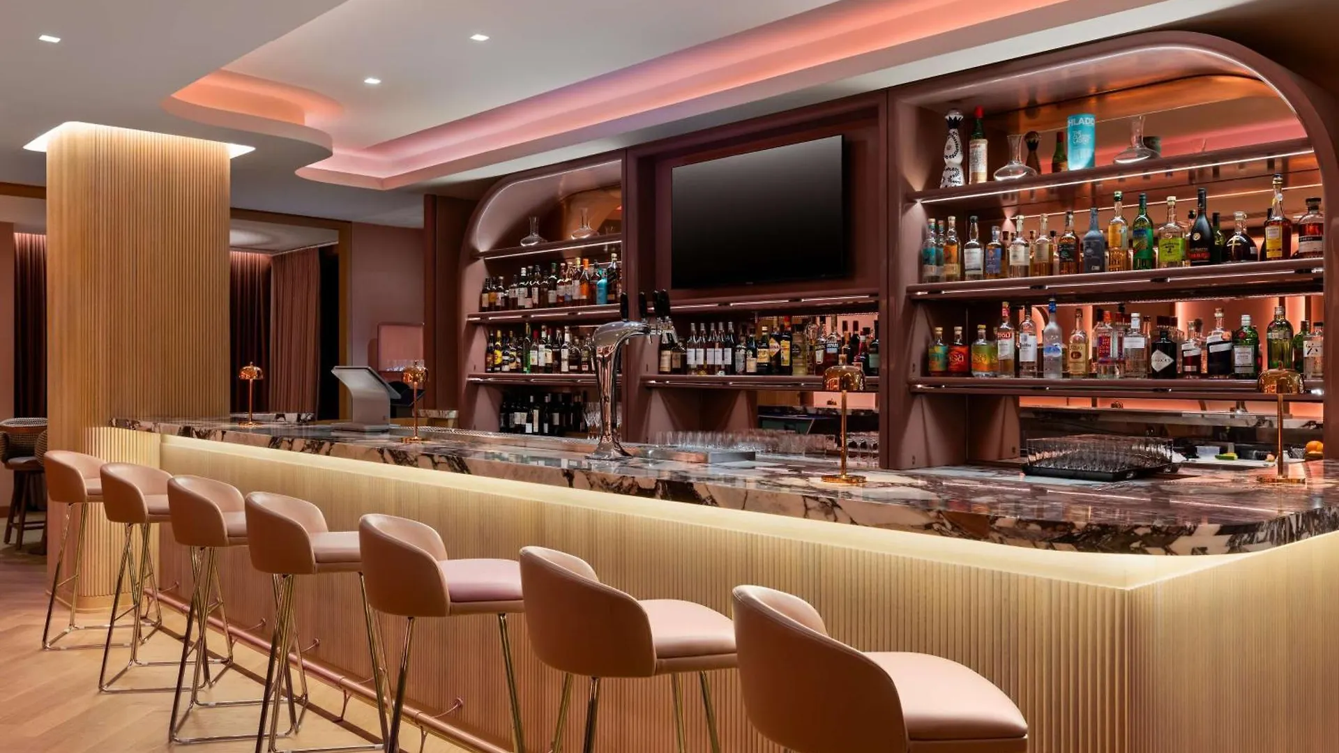 Revery Toronto Downtown, Curio Collection By Hilton Kanada