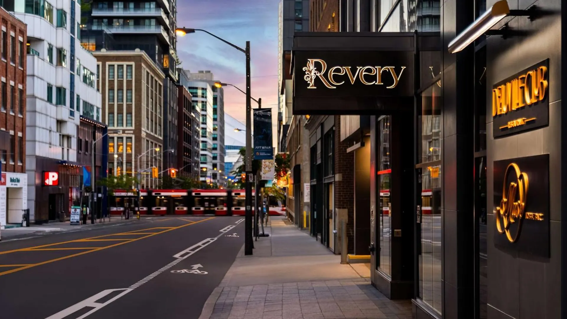 Revery Toronto Downtown, Curio Collection By Hilton Hotel