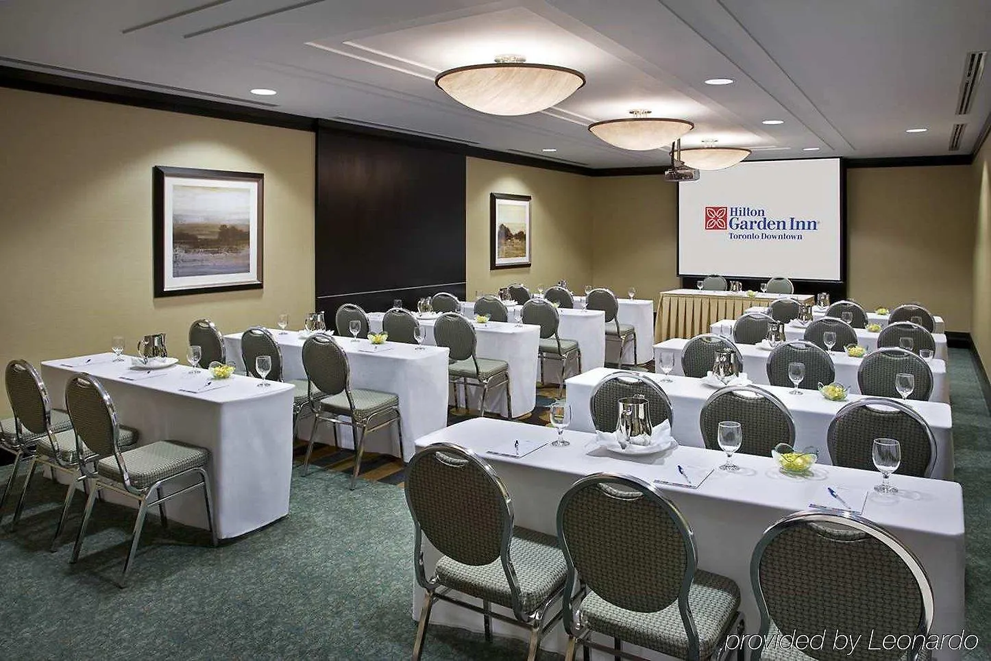 **** Hotel Revery Toronto Downtown, Curio Collection By Hilton Kanada
