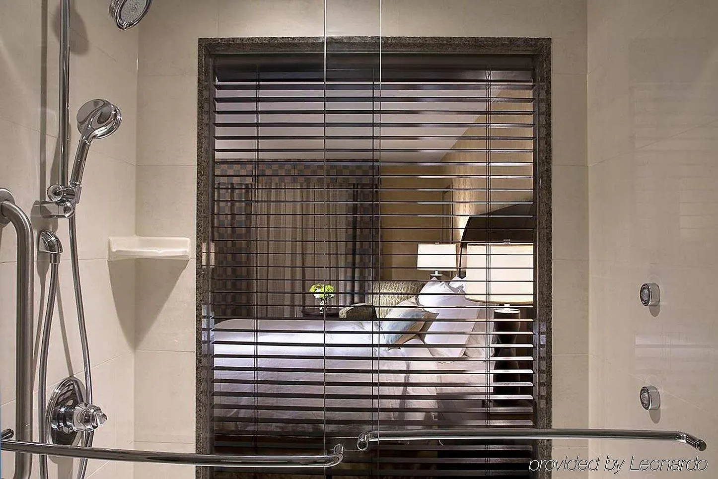 **** Hotel Revery Toronto Downtown, Curio Collection By Hilton Kanada